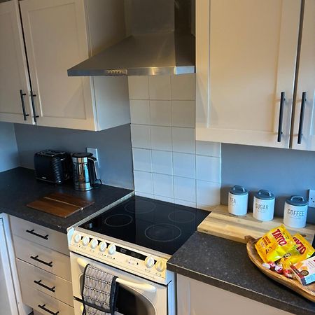 Fantastic Full 3 Bedroom Modern Apartment Belfast Bagian luar foto