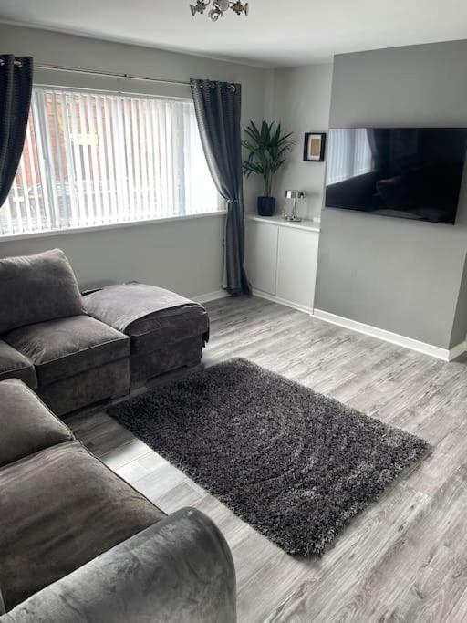 Fantastic Full 3 Bedroom Modern Apartment Belfast Bagian luar foto