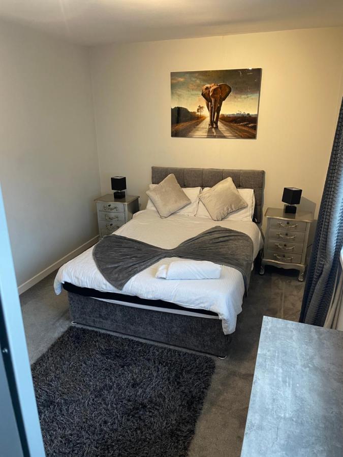 Fantastic Full 3 Bedroom Modern Apartment Belfast Bagian luar foto